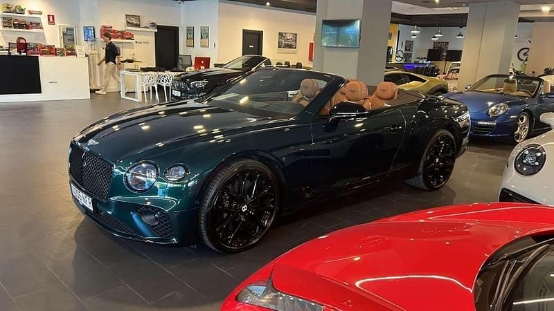 Verde Usado 2023 Bentley Continental GT Convertible Mulliner Descapotable | 259.000 € (Buen precio) - Imagen 1/4