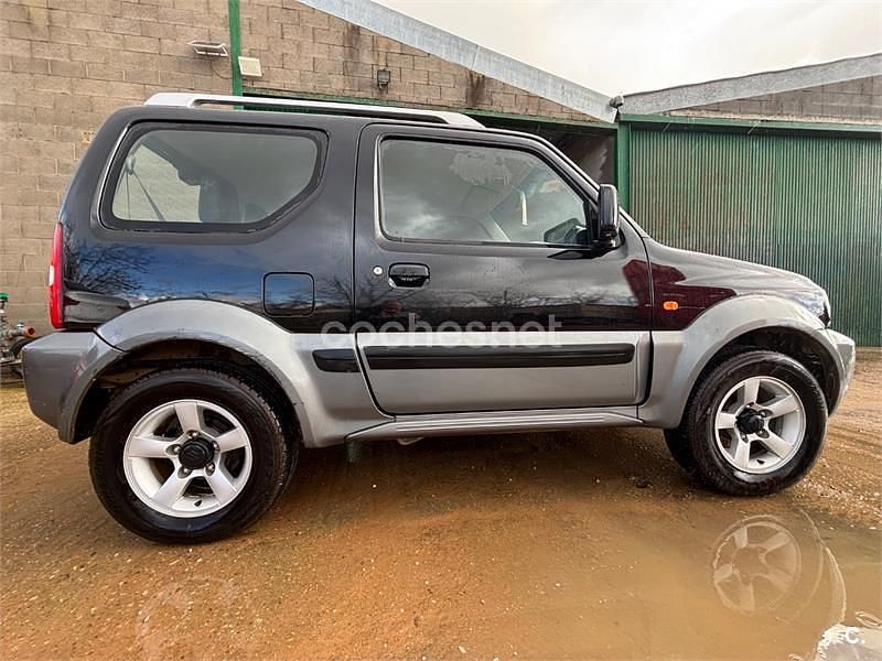 Usado Suzuki Jimny 85 CV (62 kW) 2008 Negro SUV