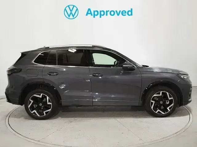 Usado VW Tiguan R-line 193 CV (141 kW) 2025 Gris SUV