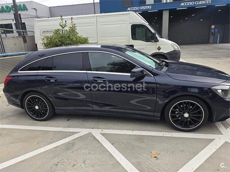 Azul Usado 2017 Mercedes CLA250 Shooting Brake Familiar | 16.600 € - Imagen 1/4