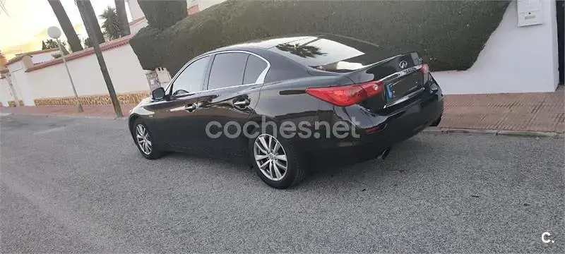 Usado Infiniti Q50 170 CV (125 kW) 2015 Negro Berlina