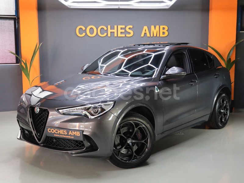 Gris Usado 2021 Alfa Romeo Stelvio Quadrifoglio SUV | 57.950 € (Caro) - Imagen 1/3