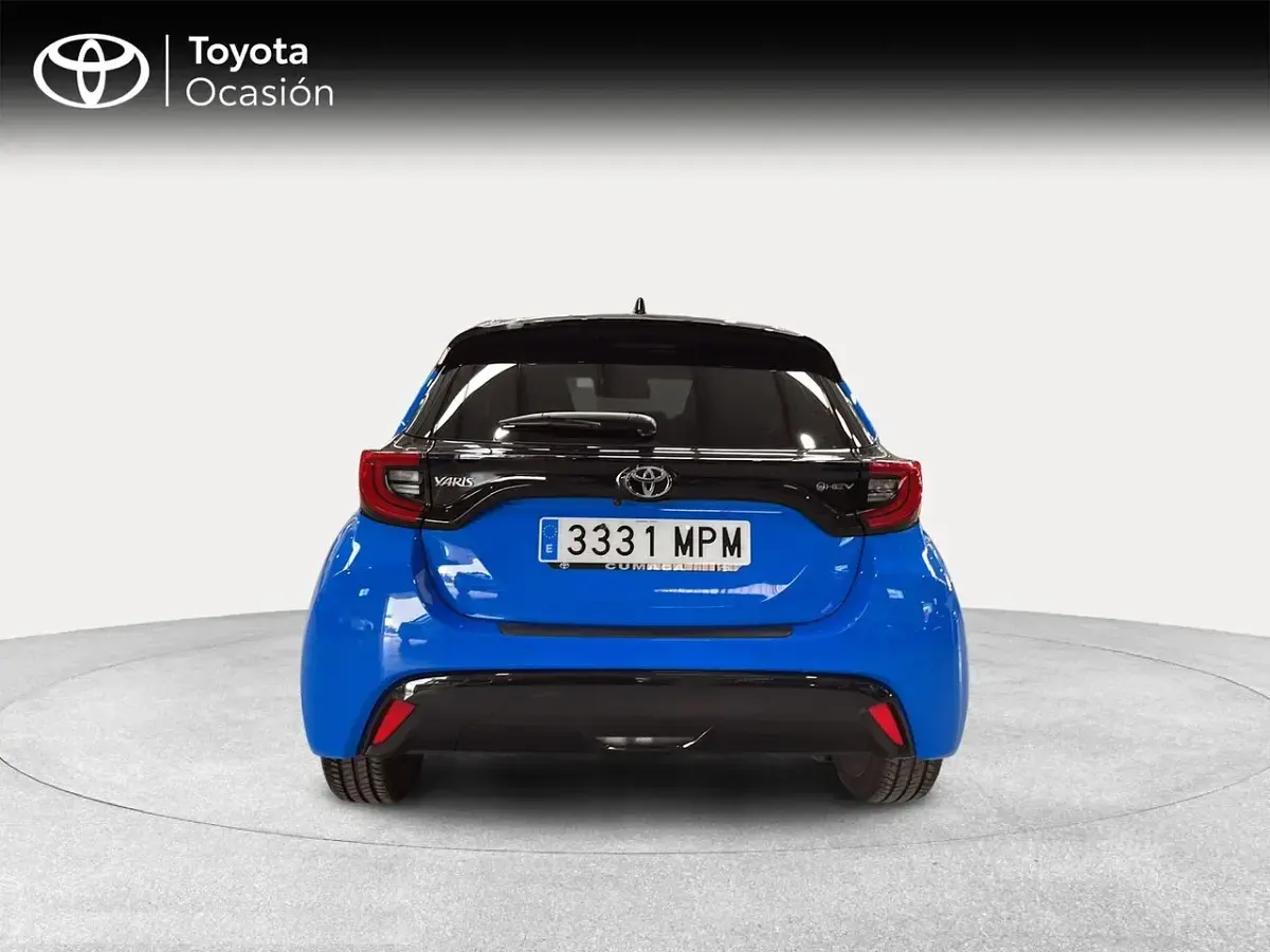 Usado Toyota Yaris Hybrid Edition 131 CV (96 kW) 2024 Azul Berlina