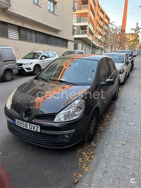 Negro Usado 2006 Renault Clio II Privilege Berlina | 1600 € (Precio justo) - Imagen 1/3