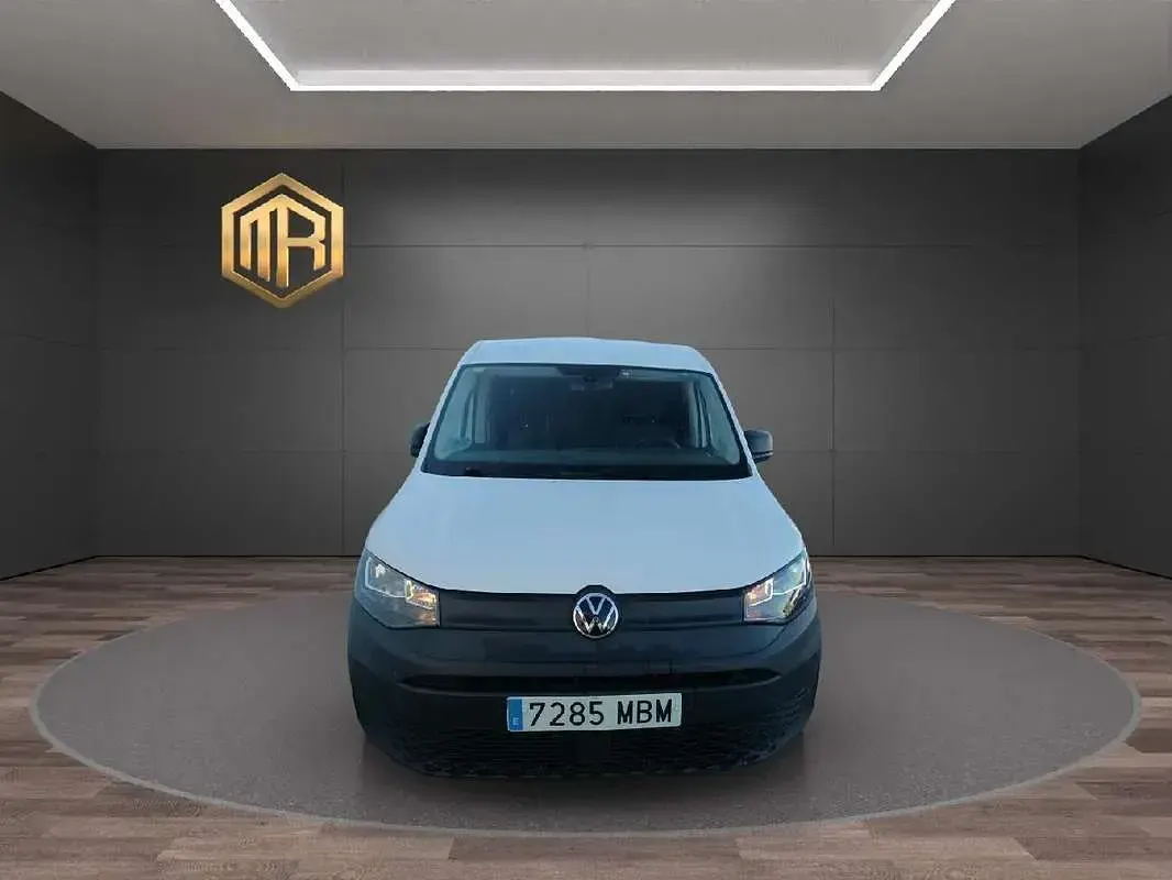 Usado VW Caddy Maxi 102 CV (75 kW) 2022 Blanco Monovolumen