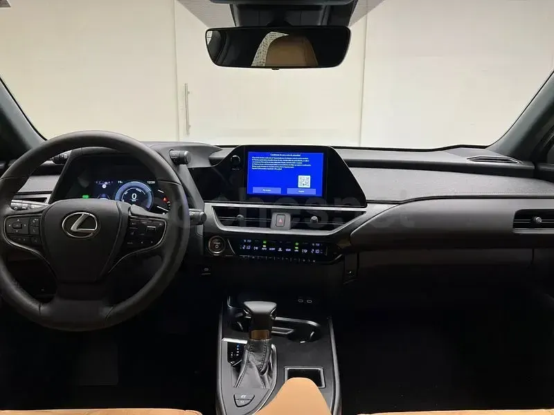 Usado Lexus UX Business Edition 184 CV (135 kW) 2024 Blanco SUV