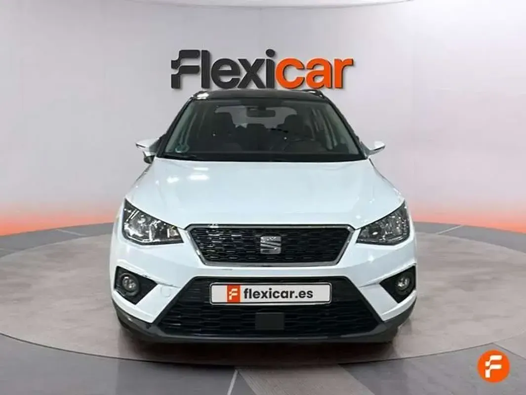 Usado Seat Arona Style 110 CV (80 kW) 2021 Blanco SUV
