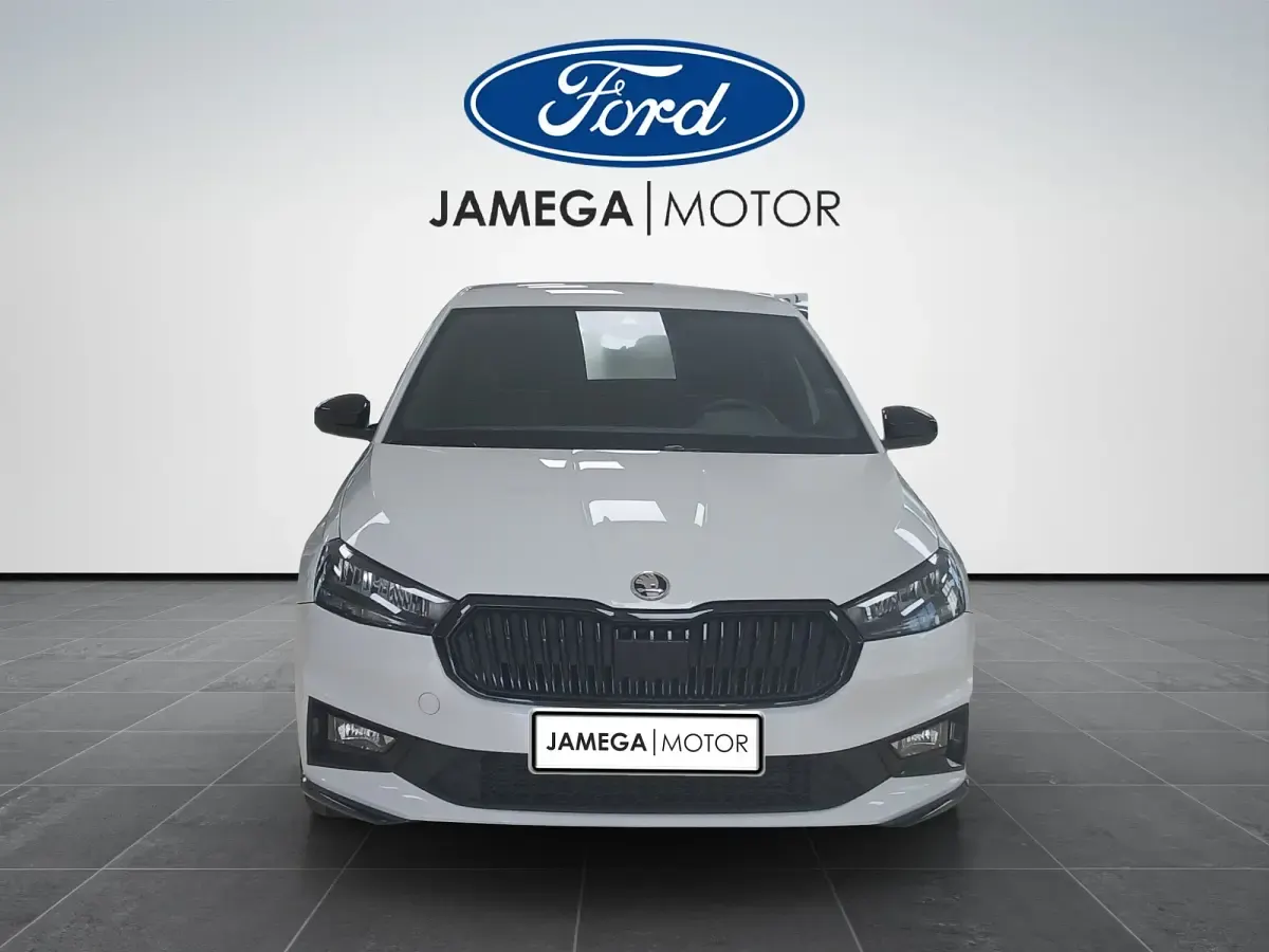 Usado Skoda Fabia Monte Carlo 110 CV (80 kW) 2022 Blanco Utilitario