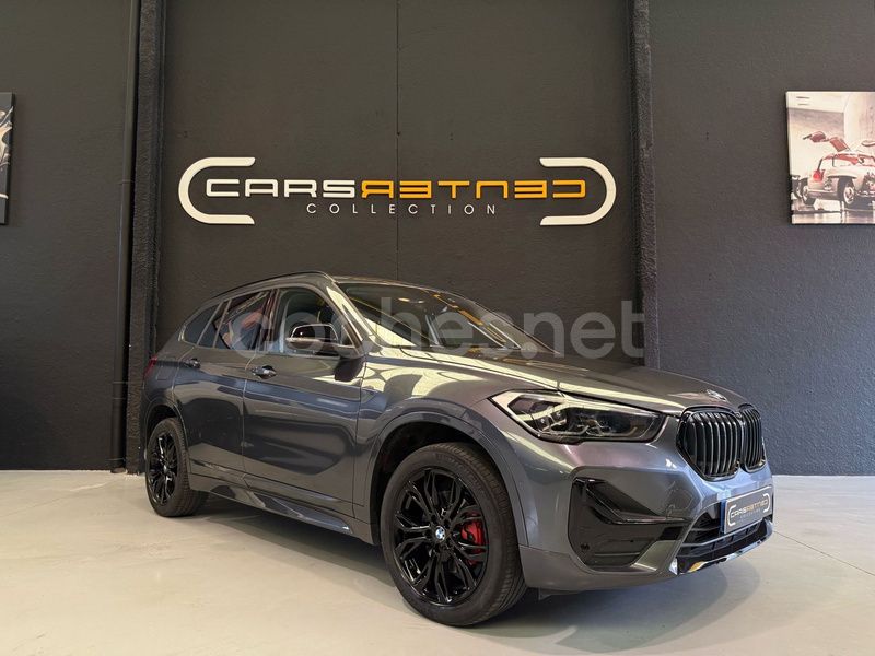 Gris / plata Usado 2021 BMW X1 Advantage SUV | 23.700 € (Un poco caro) - Imagen 1/4