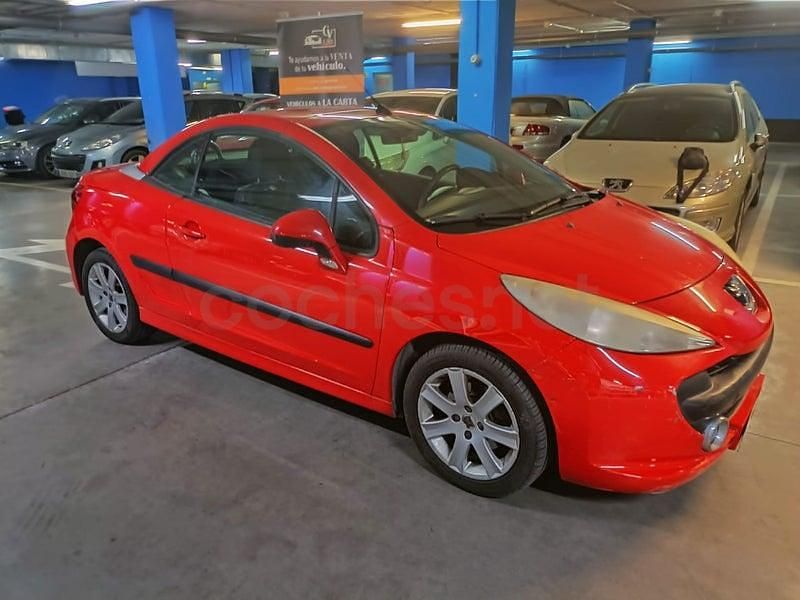 Usado Peugeot 207 CC Sport 150 CV (110 kW) 2007 Rojo Descapotable