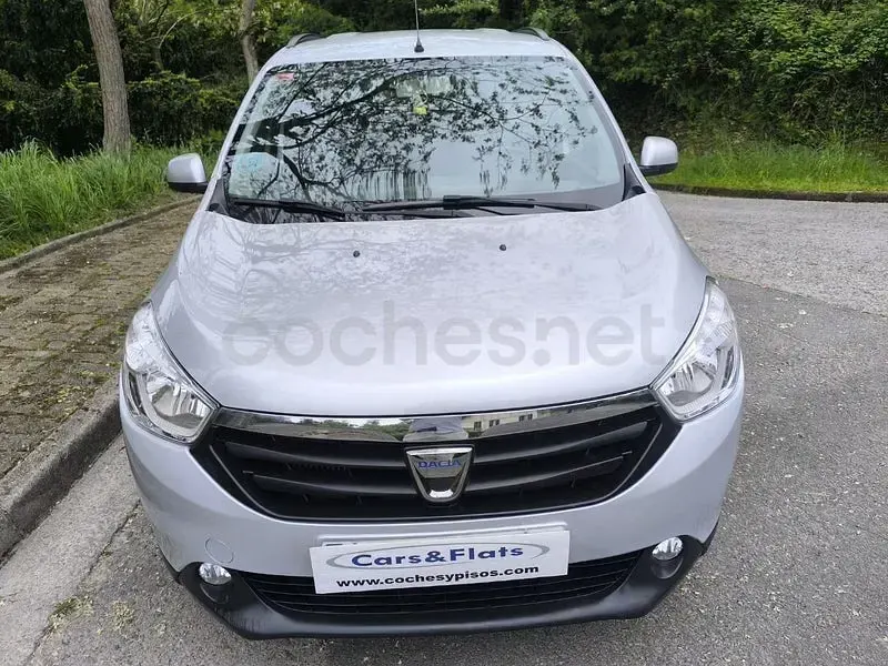 Usado Dacia Lodgy Lauréate 115 CV (84 kW) 2016 Gris / plata Monovolumen