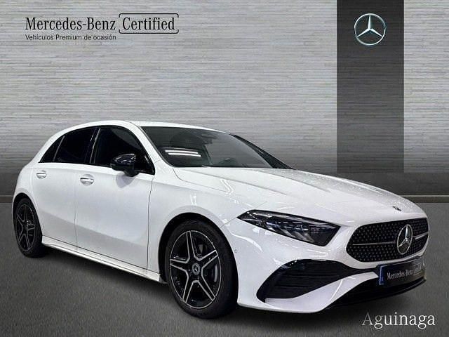 Usado Mercedes A180 AMG line 136 CV (100 kW) 2025 Blanco polar