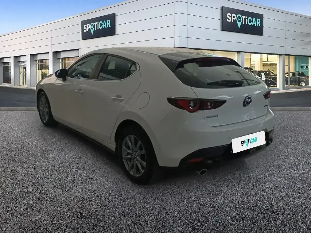Usado Mazda 3 Prime-Line 140 CV (102 kW) 2024 Blanco Berlina
