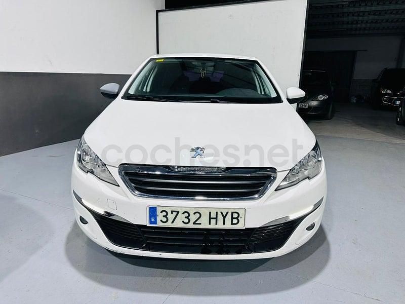 Usado Peugeot 308 SW Access 92 CV (67 kW) 2014 Blanco Familiar