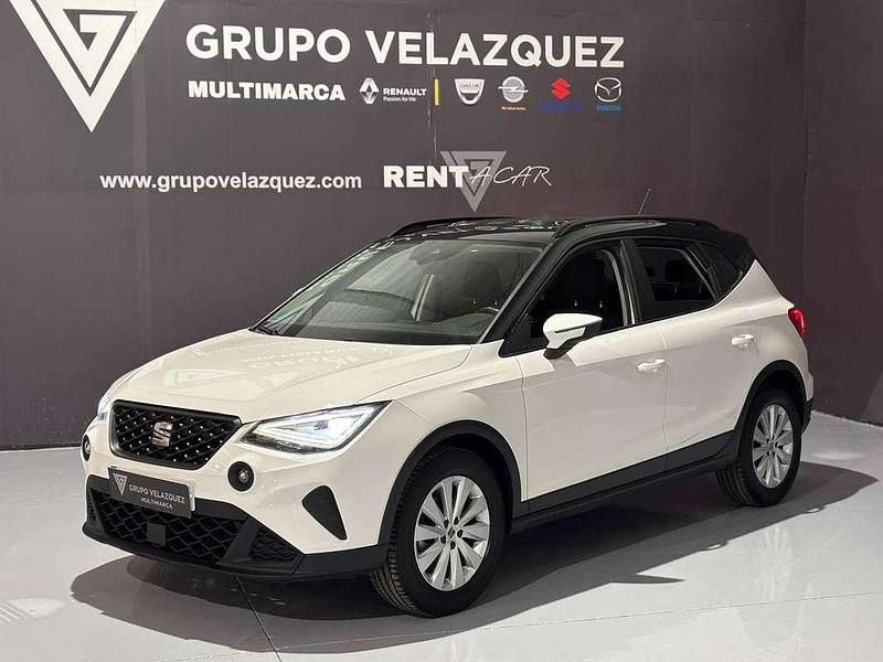 Usado Seat Arona Style 110 CV (80 kW) 2021 Blanco SUV