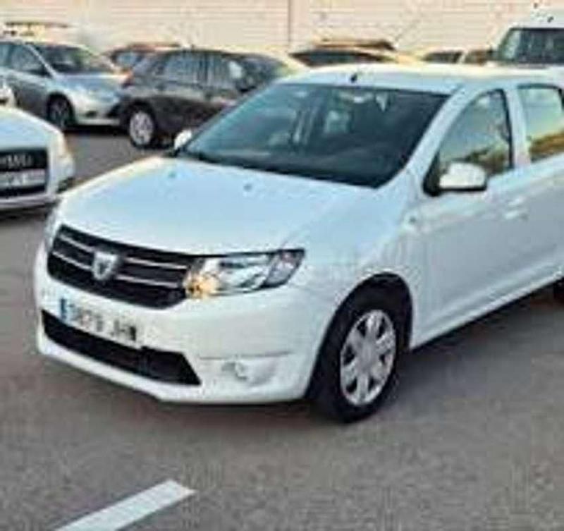 Beige Usado 2015 Dacia Logan Lauréate Berlina | 7900 € (Precio justo) - Imagen 1/1