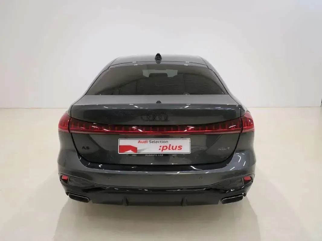 Usado Audi A5 204 CV (150 kW) 2025 Gris Berlina