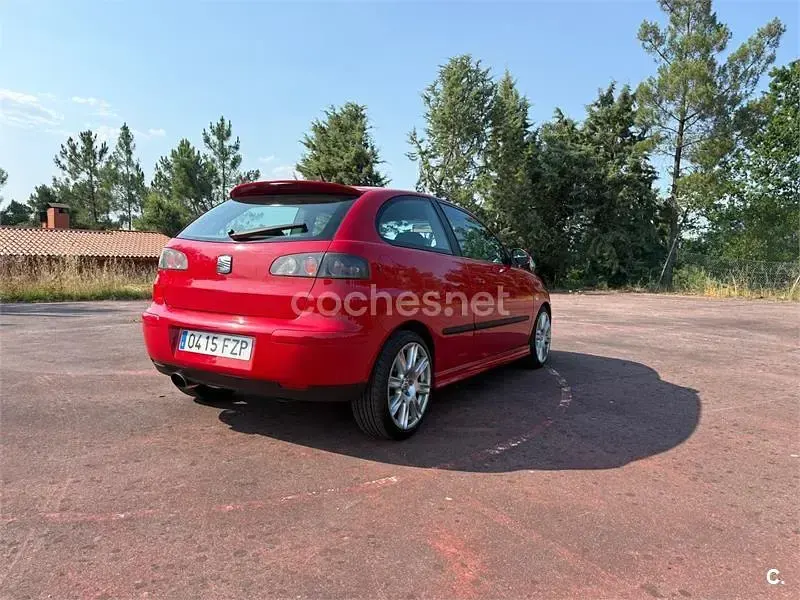 Usado Seat Ibiza Sport 100 CV (73 kW) 2008 Rojo Berlina