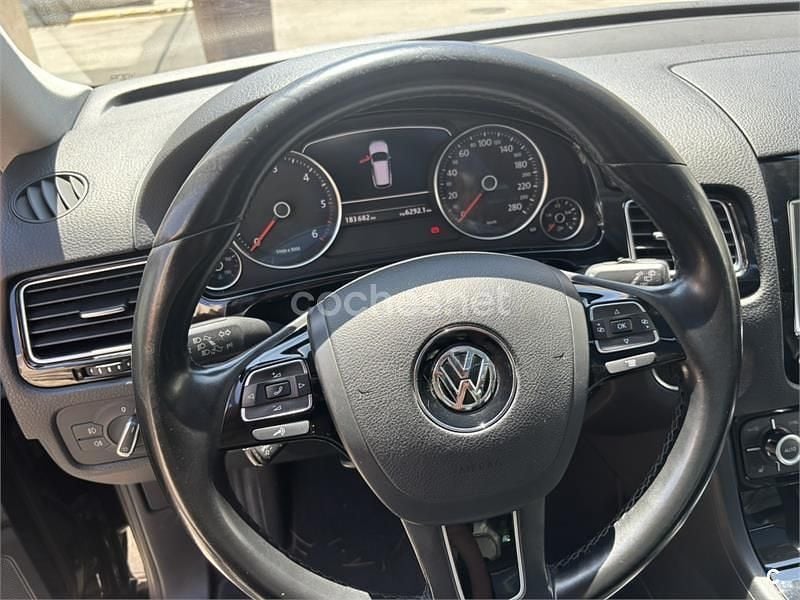 Negro Usado 2014 VW Touareg R-line SUV | 19.000 € (Precio justo) - Imagen 1/4