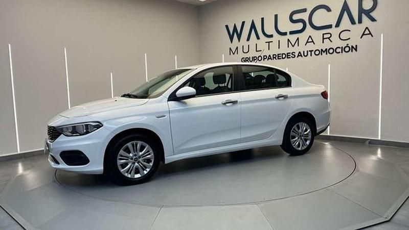 Usado Fiat Tipo Easy 95 CV (69 kW) 2017 Blanco Familiar