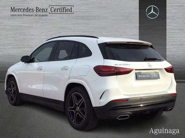 Usado Mercedes GLA200 AMG line 150 CV (110 kW) 2025 Blanco polar SUV