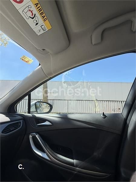 Usado Opel Astra Excellence 110 CV (80 kW) 2017 Beige Familiar