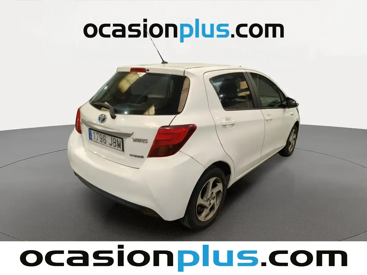 Usado Toyota Yaris Active 100 CV (73 kW) 2014 Blanco Utilitario