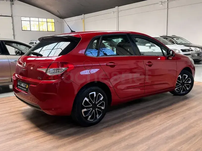 Usado Citroën C4 112 CV (82 kW) 2011 Granate Berlina