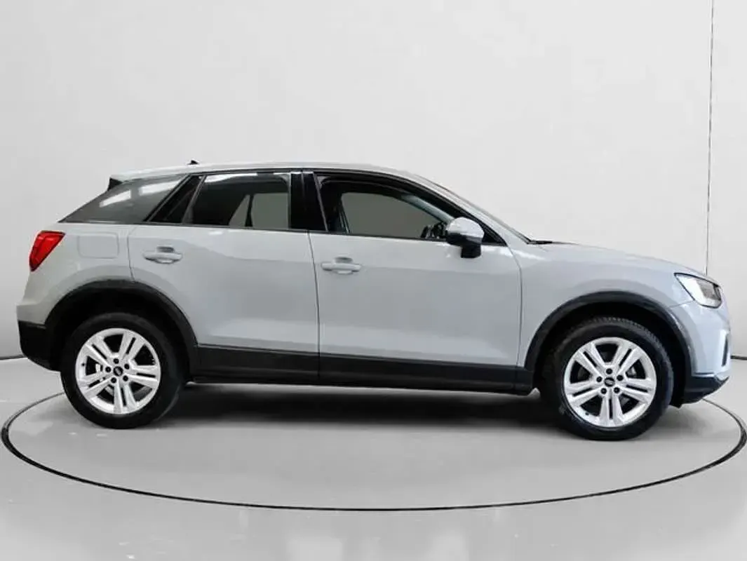 Usado Audi Q2 Advanced Plus 110 CV (80 kW) 2022 Gris SUV