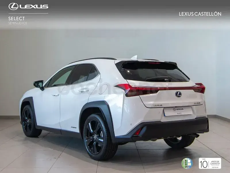 Usado Lexus UX 184 CV (135 kW) 2022 Blanco SUV