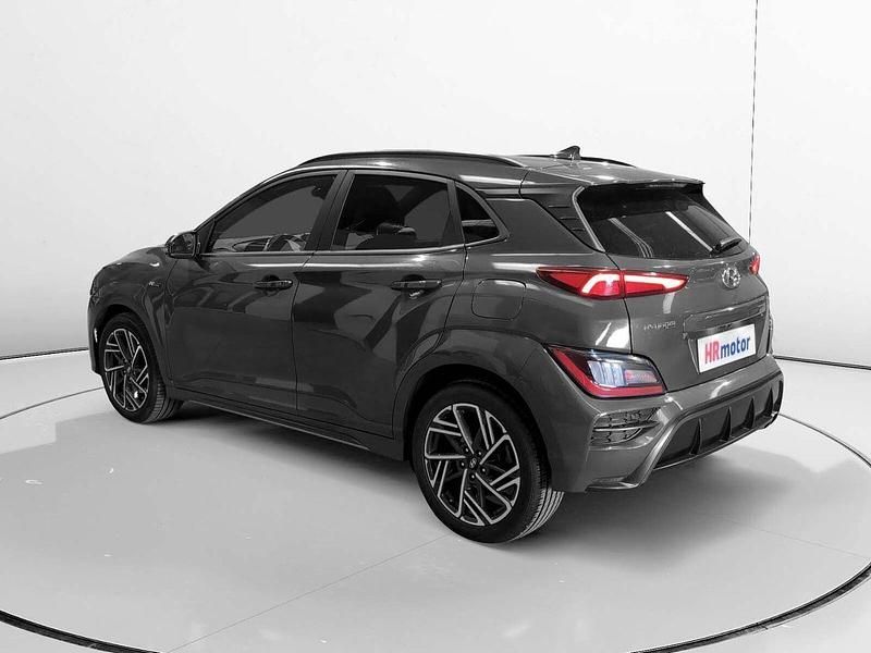Usado Hyundai Kona N Line 120 CV (88 kW) 2023 Negro SUV
