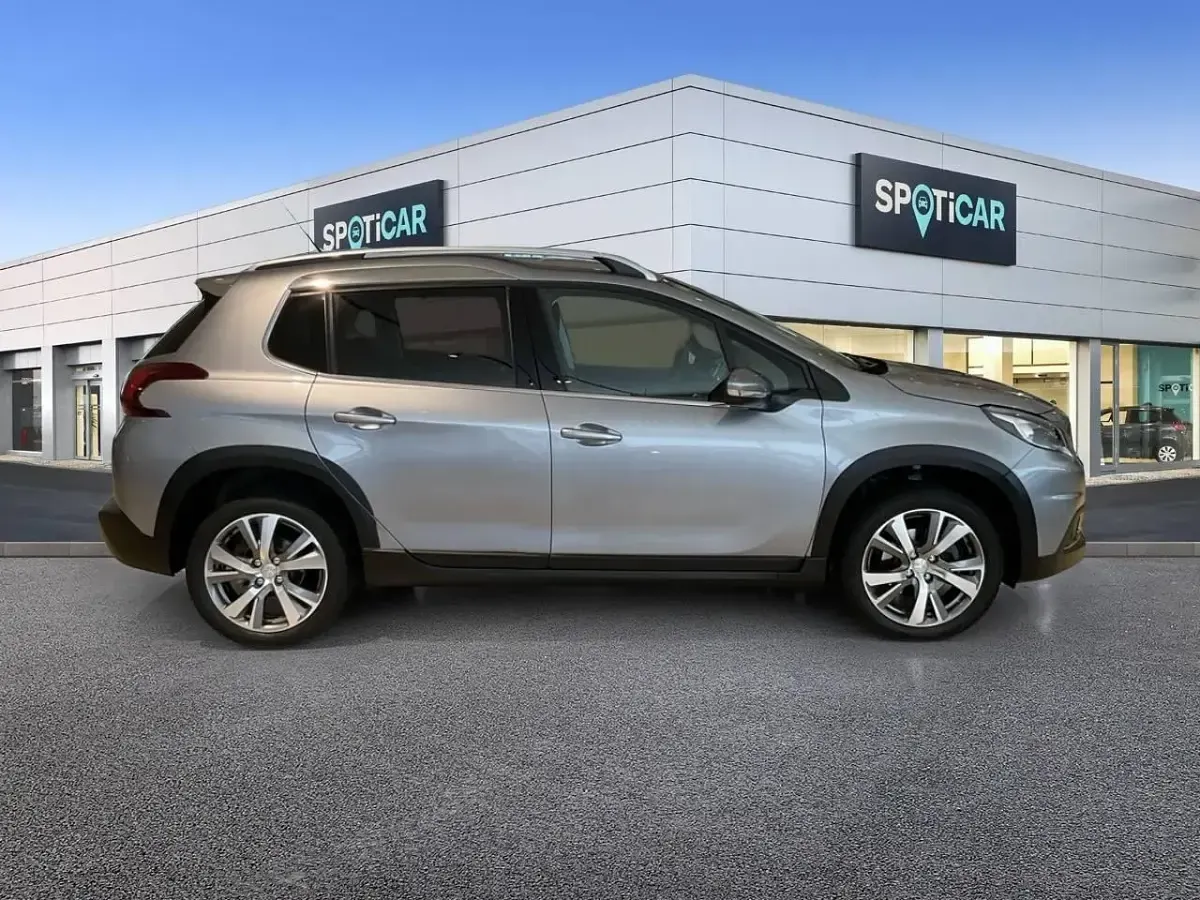 Usado Peugeot 2008 Allure 110 CV (80 kW) 2016 Gris SUV