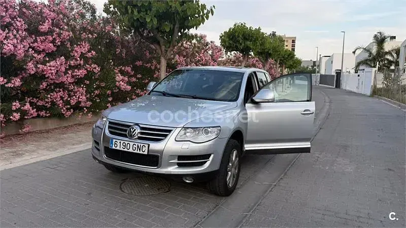 Usado VW Touareg Individual 240 CV (176 kW) 2009 Gris / plata SUV