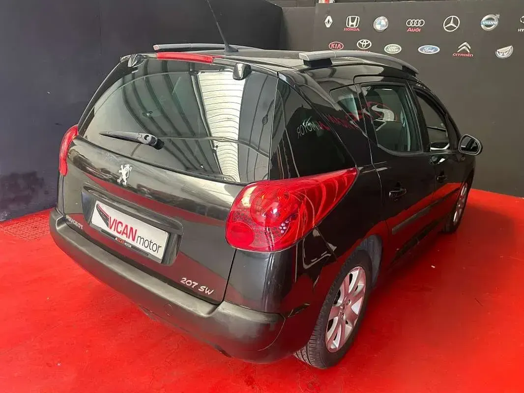 Usado Peugeot 207 Outdoor Outdoor 110 CV (80 kW) 2009 Negro Familiar