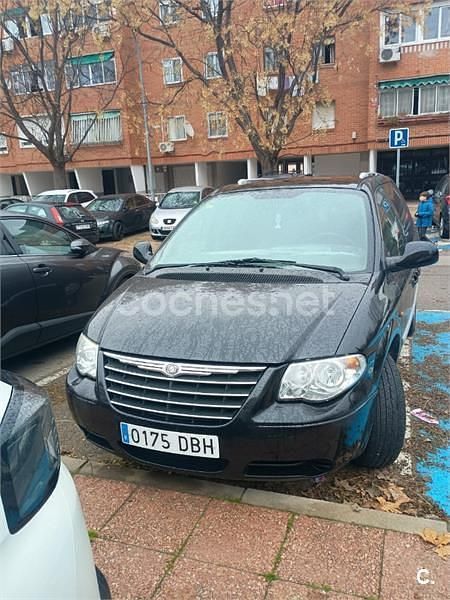 Usado Chrysler Voyager 140 CV (102 kW) 2004 Negro Monovolumen