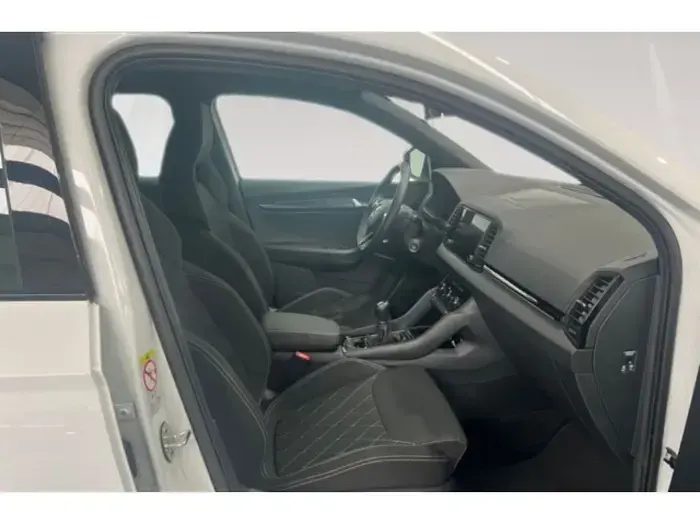 Usado Skoda Karoq SportLine 150 CV (110 kW) 2022 Blanco SUV