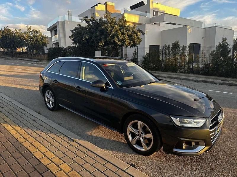 Usado Audi A4 Advanced 163 CV (119 kW) 2021 Gris Familiar