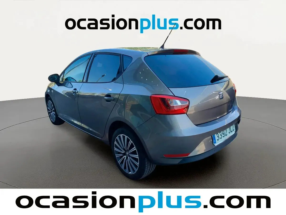 Usado Seat Ibiza CONNECT 95 CV (69 kW) 2016 Gris Utilitario