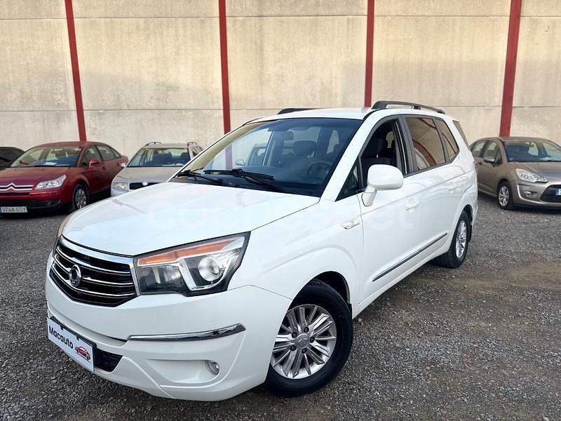 Blanco Usado 2014 Ssangyong (KGM) Rodius Limited Monovolumen | 8800 € (Buen precio) - Imagen 1/4