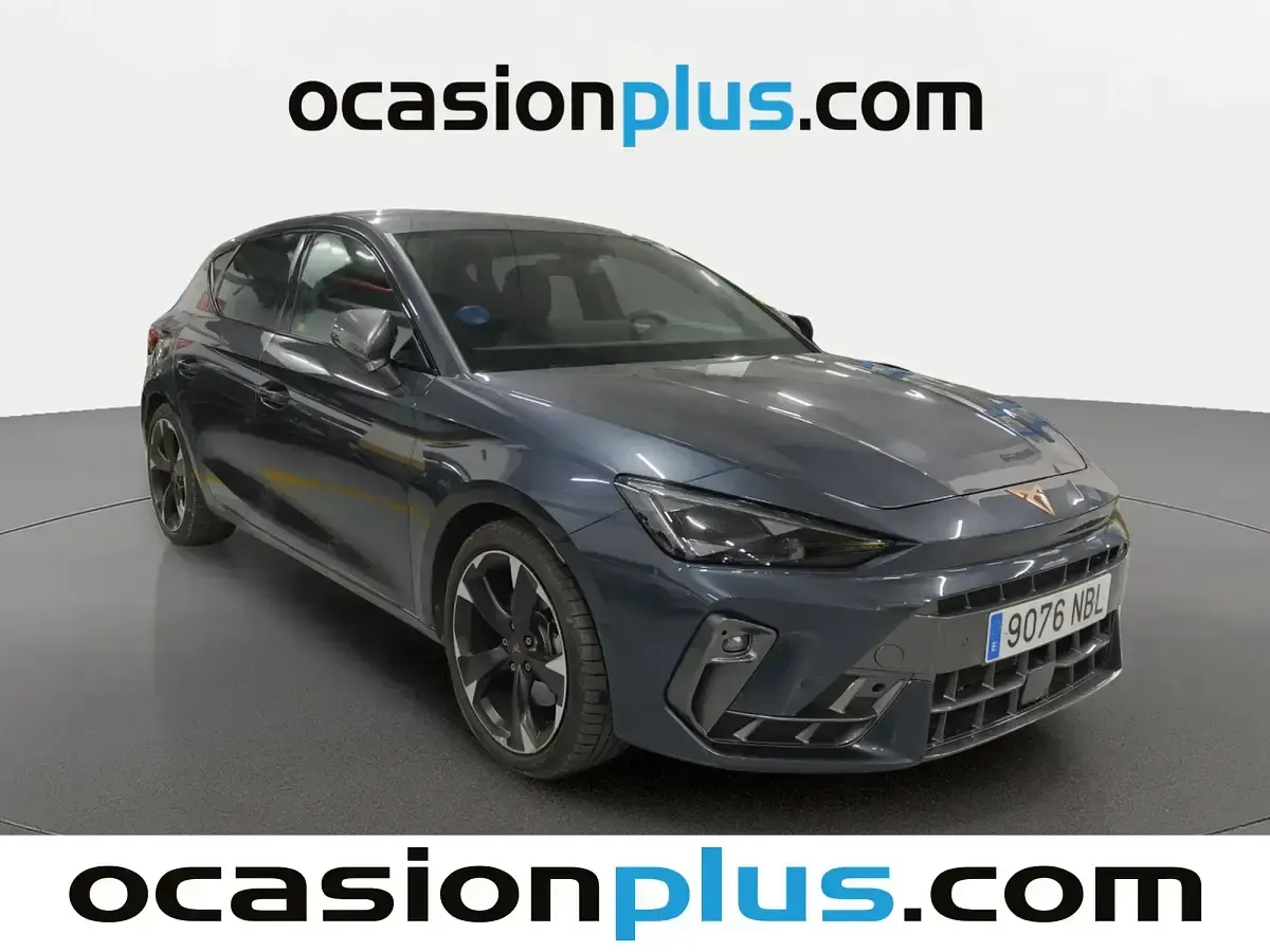Käytetty Cupra Leon 204 HP (150 kW) 2025 Harmaa Sedan