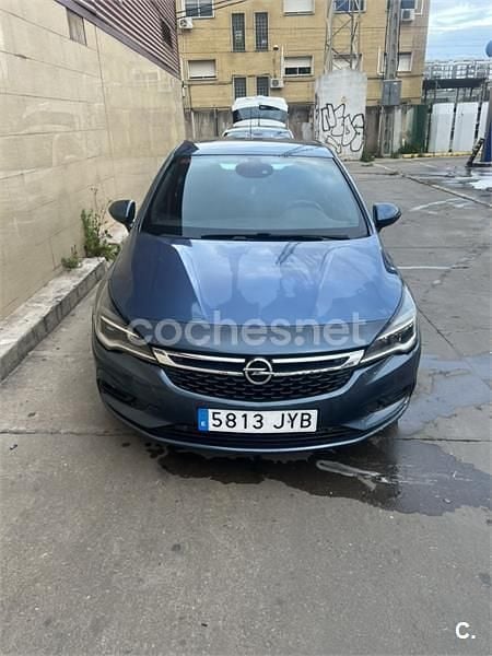 Usado Opel Astra Selective 110 CV (80 kW) 2017 Azul Berlina