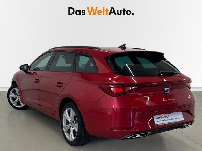Rojo Usado 2024 Seat Leon ST FR Familiar | 28.450 € (Un poco caro) - Imagen 1/4