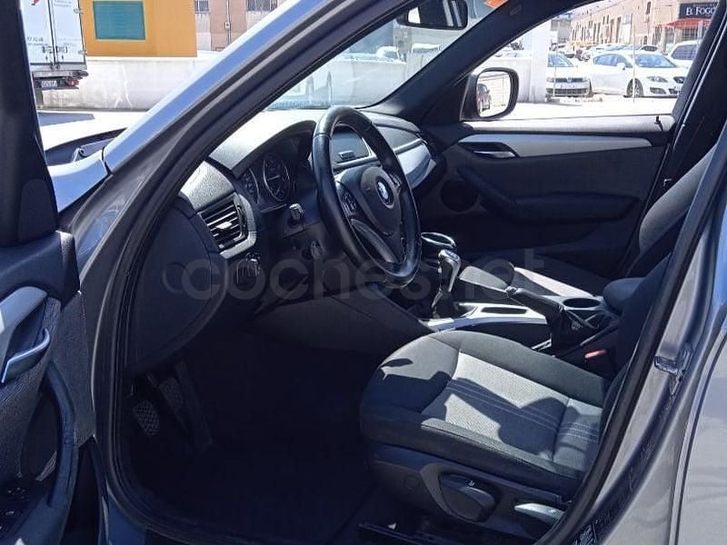 Usado BMW X1 Comfort Edition 143 HP (105 kW) 2010 Cinzento SUV