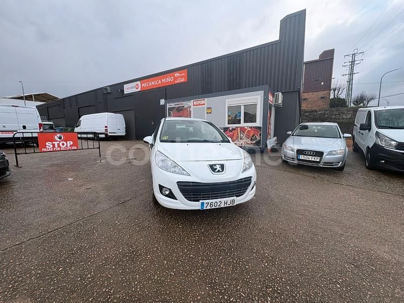 Usado Peugeot 207 Active 92 CV (67 kW) 2012 Blanco Berlina