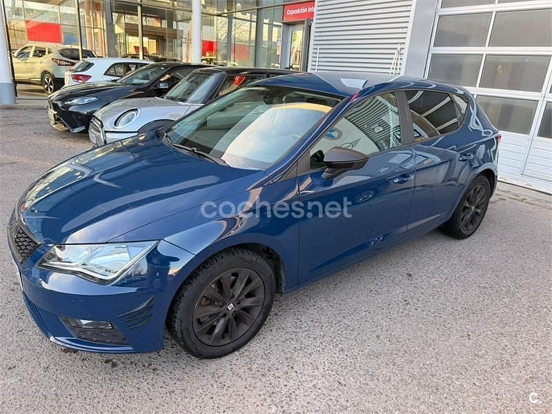 Usado Seat Leon Style 125 CV (91 kW) 2018 Azul Berlina