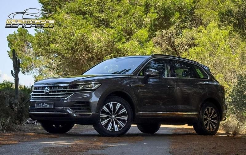 Gris Usado 2019 VW Touareg Pure SUV | 33.500 € (Precio justo) - Imagen 1/4