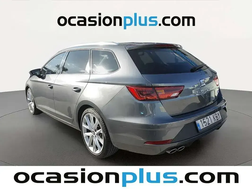 Usado Seat Leon ST FR 150 CV (110 kW) 2017 Gris Familiar