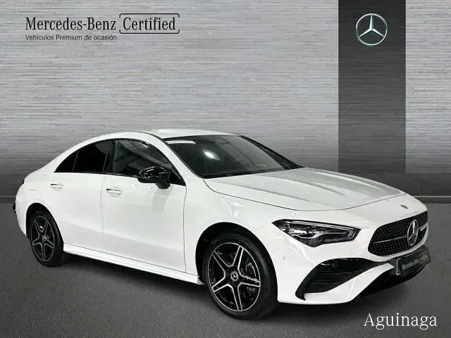Usado Mercedes CLA250e 218 CV (160 kW) 2025 Blanco polar Coupe