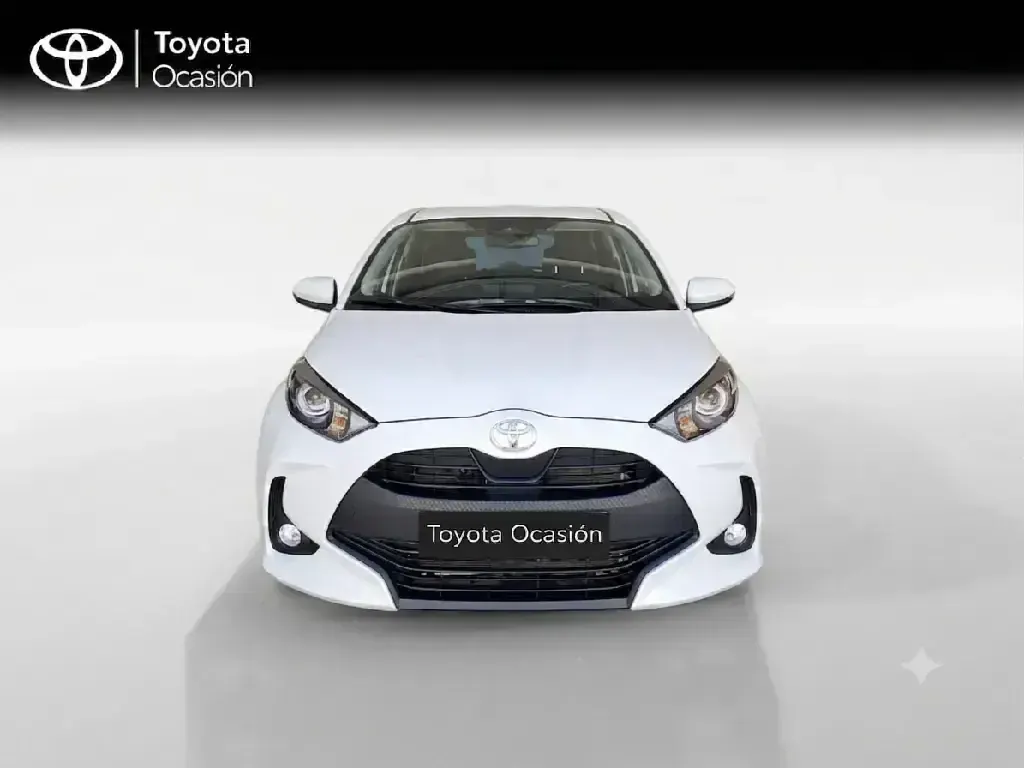 Usado Toyota Yaris Hybrid Active 116 CV (85 kW) 2025 Blanco Berlina