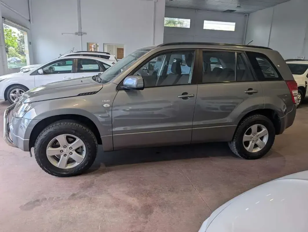 Usado Suzuki Grand Vitara 129 CV (94 kW) 2006 Gris SUV